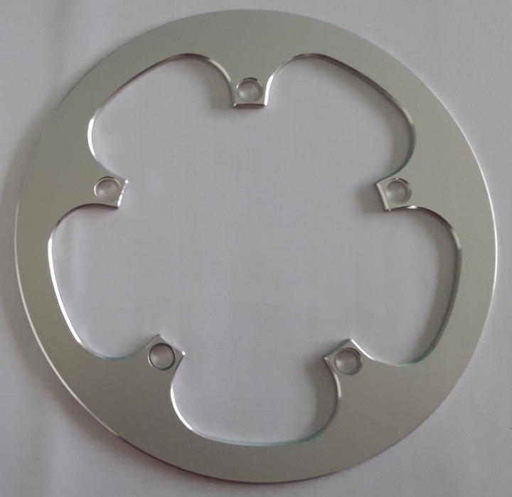 BX04 - Bashring Argento B.C.D. 135 mm copre corone fino a 53T